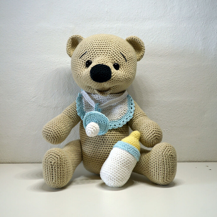 Hæklet bamse Carlo